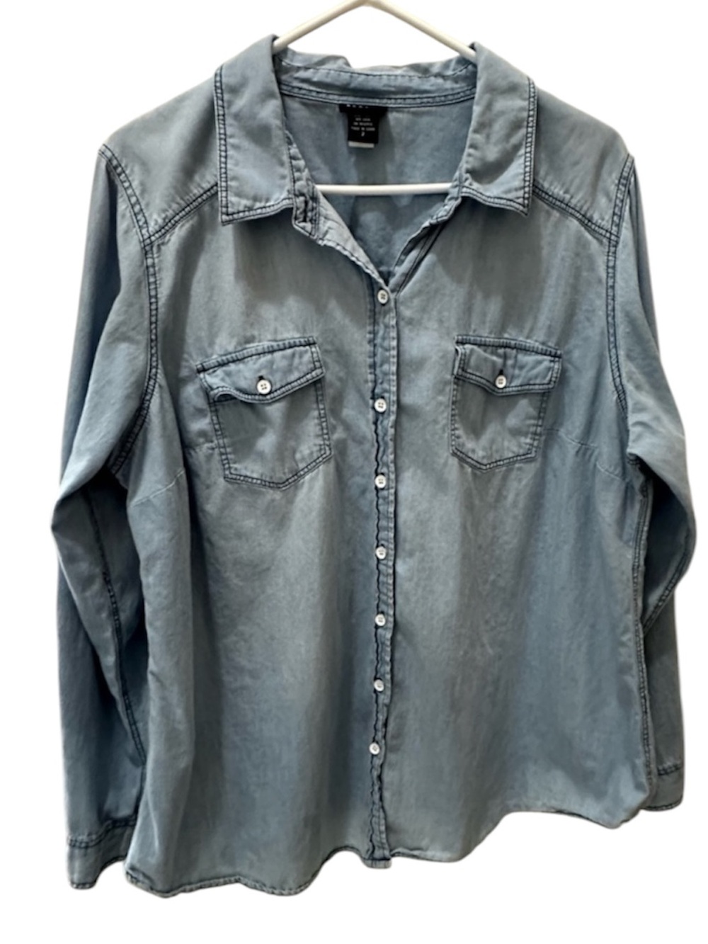 Torrid denim style chambray button up shirt size 2X blue